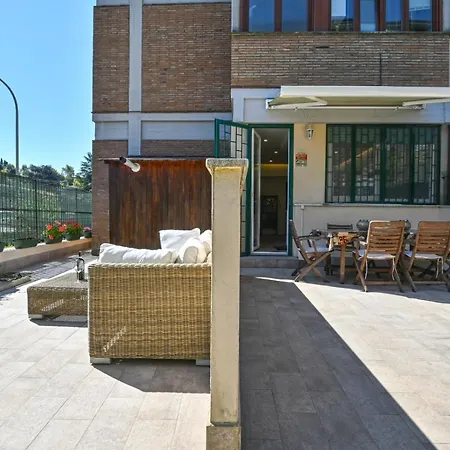 Garden House Vale شقة